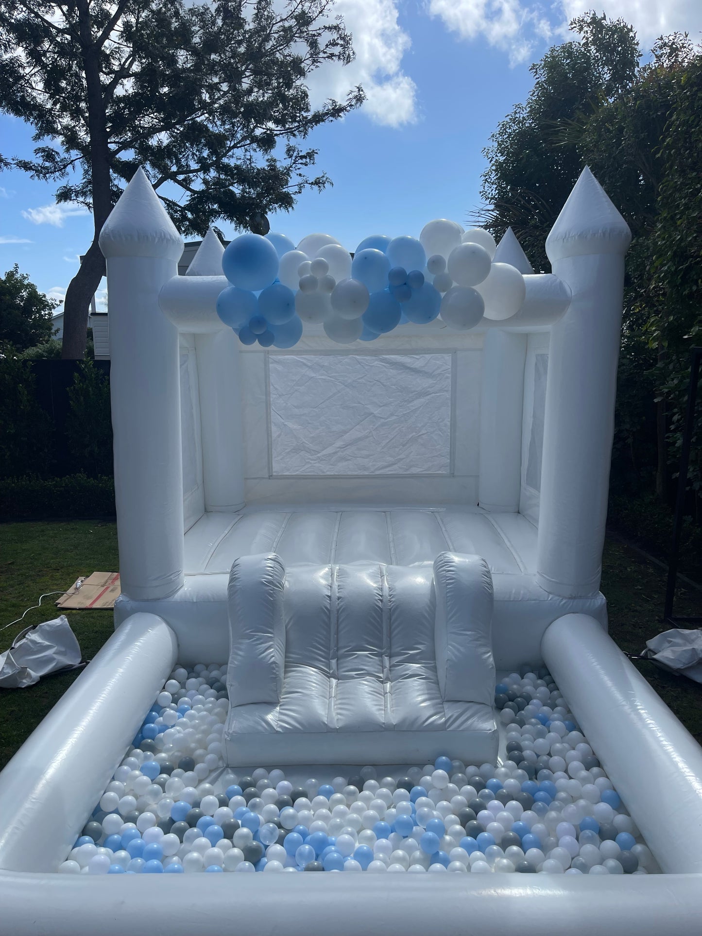 Luxury White Mid Slide with Ball pit