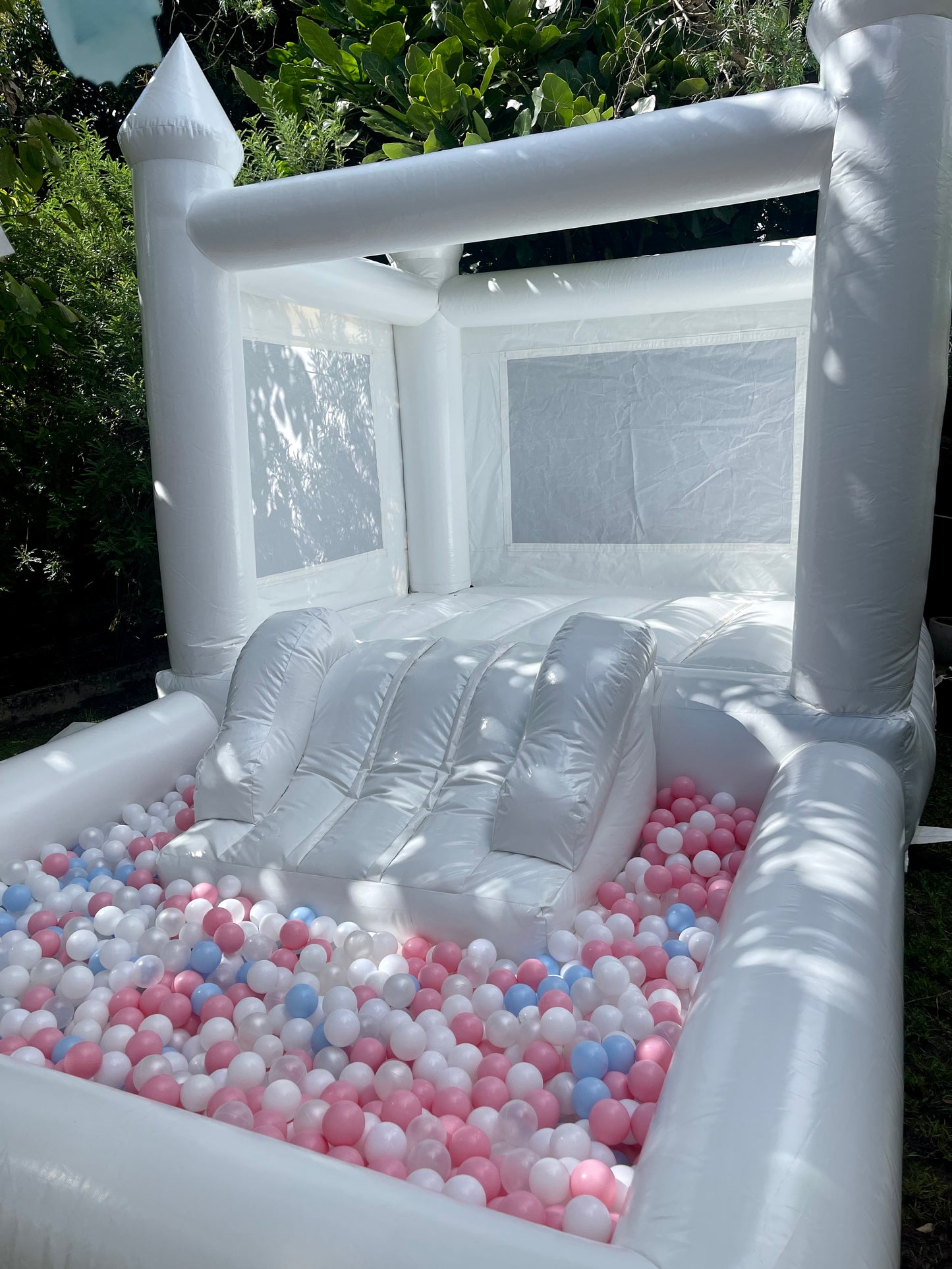 Luxury White Mid Slide with Ball pit